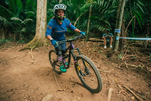Cours collectifs de sport à suresnes : rejoignez la dynamique !
